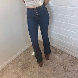 Bellbottom jeans - darker wash